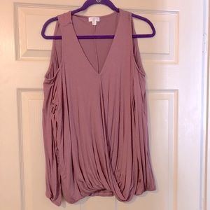 Must bundle! NWOT! Mauve cold shoulder blouse!